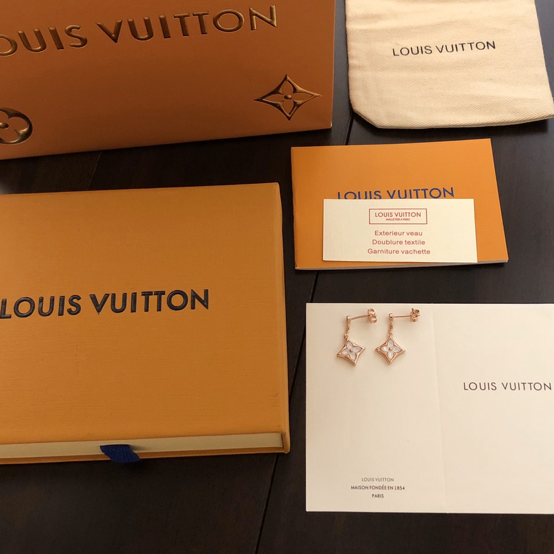Earrings & Ear Stud, Louis Vuitton LV