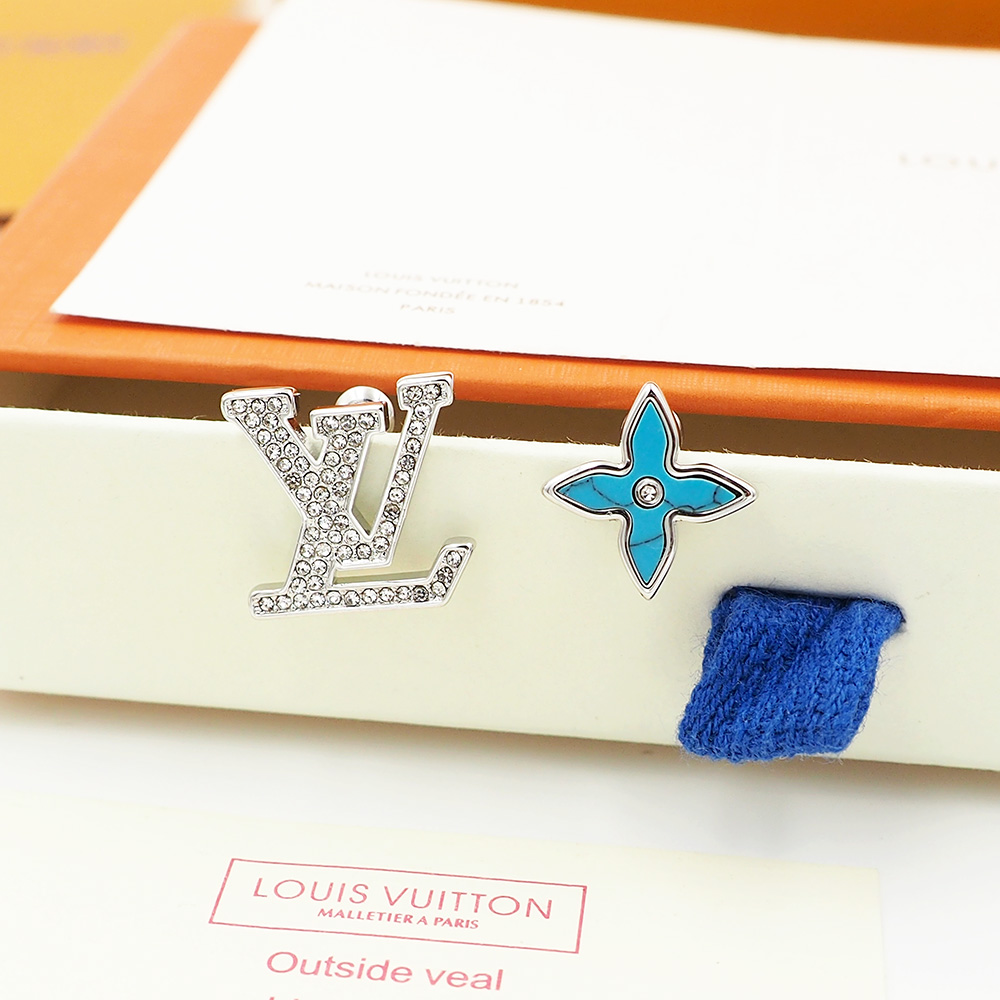 Earrings & Ear Stud, Louis Vuitton LV