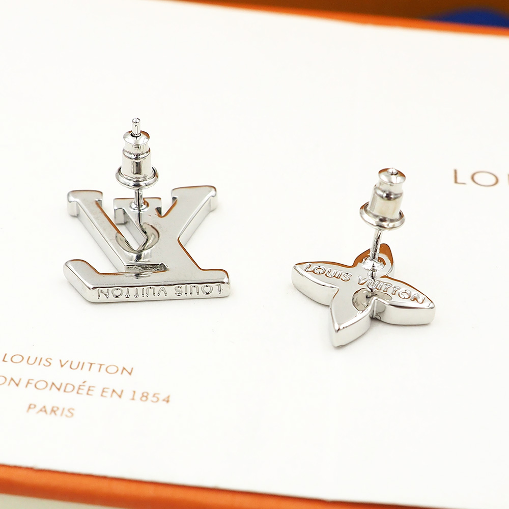 Earrings & Ear Stud, Louis Vuitton LV