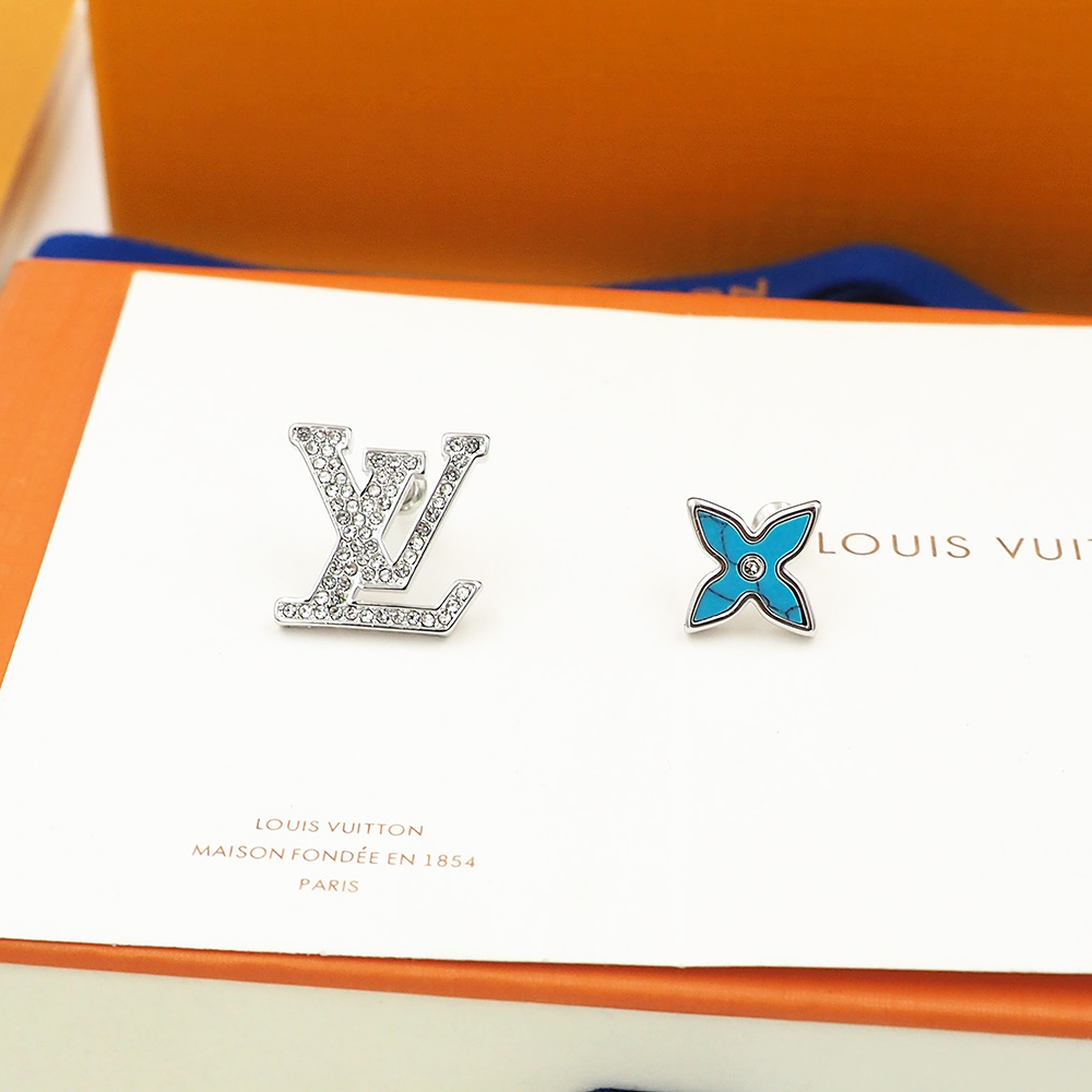 Earrings & Ear Stud, Louis Vuitton LV