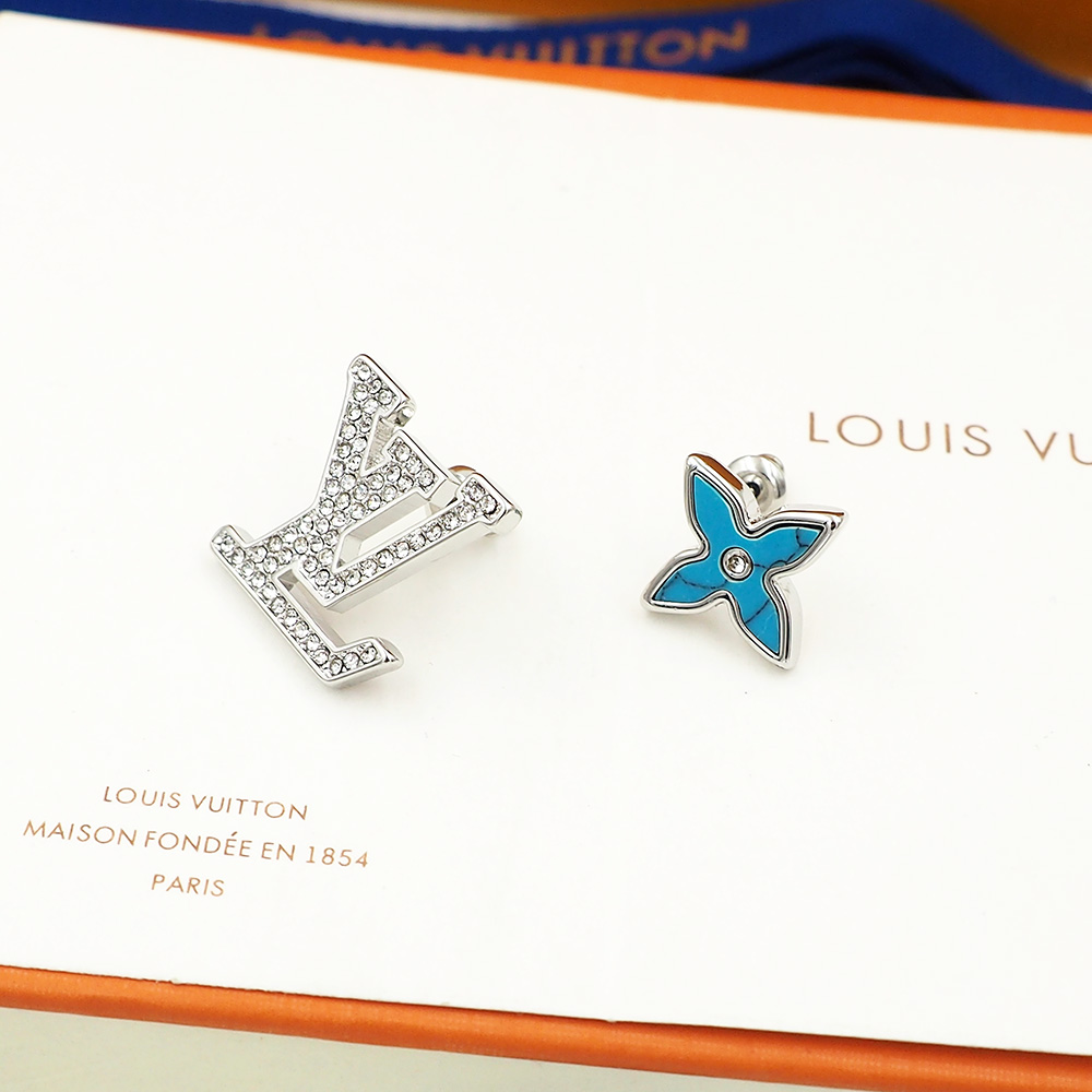 Earrings & Ear Stud, Louis Vuitton LV