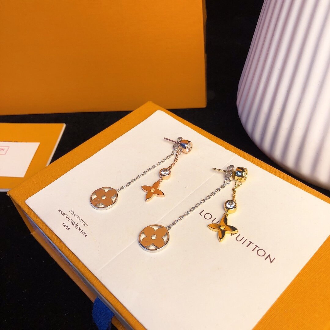 Earrings & Ear Stud, Louis Vuitton LV