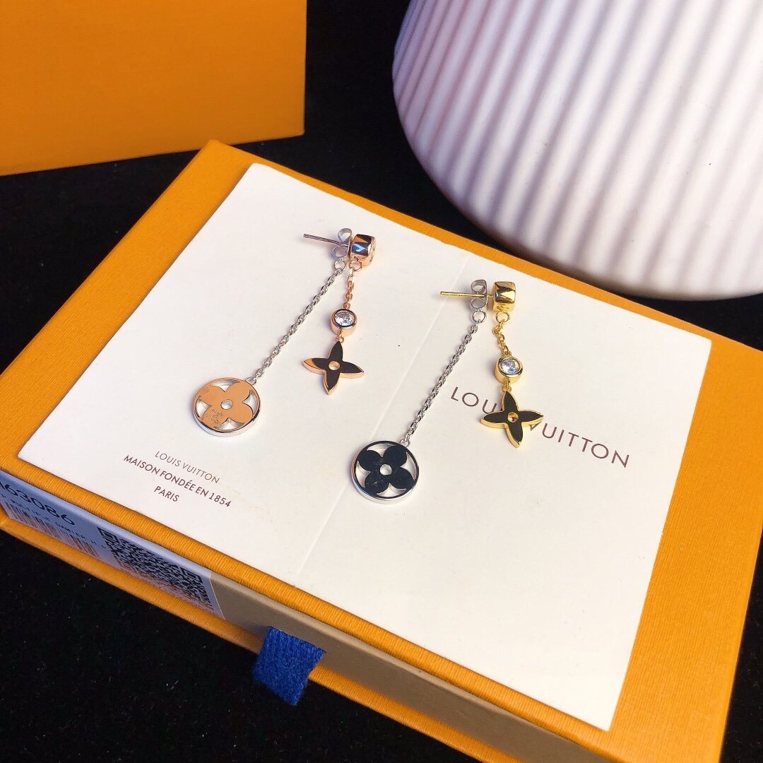 Earrings & Ear Stud, Louis Vuitton LV