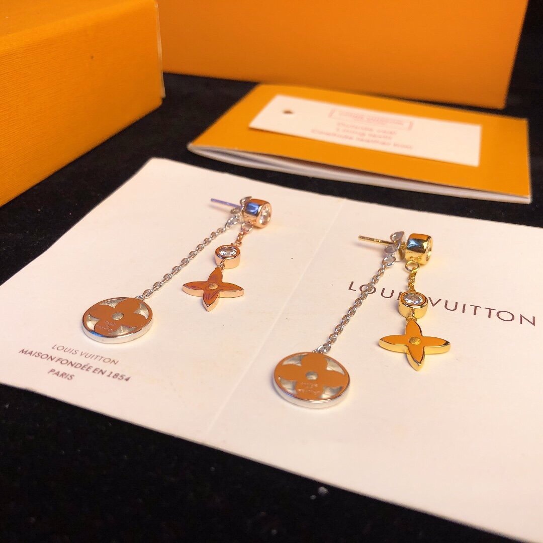 Earrings & Ear Stud, Louis Vuitton LV