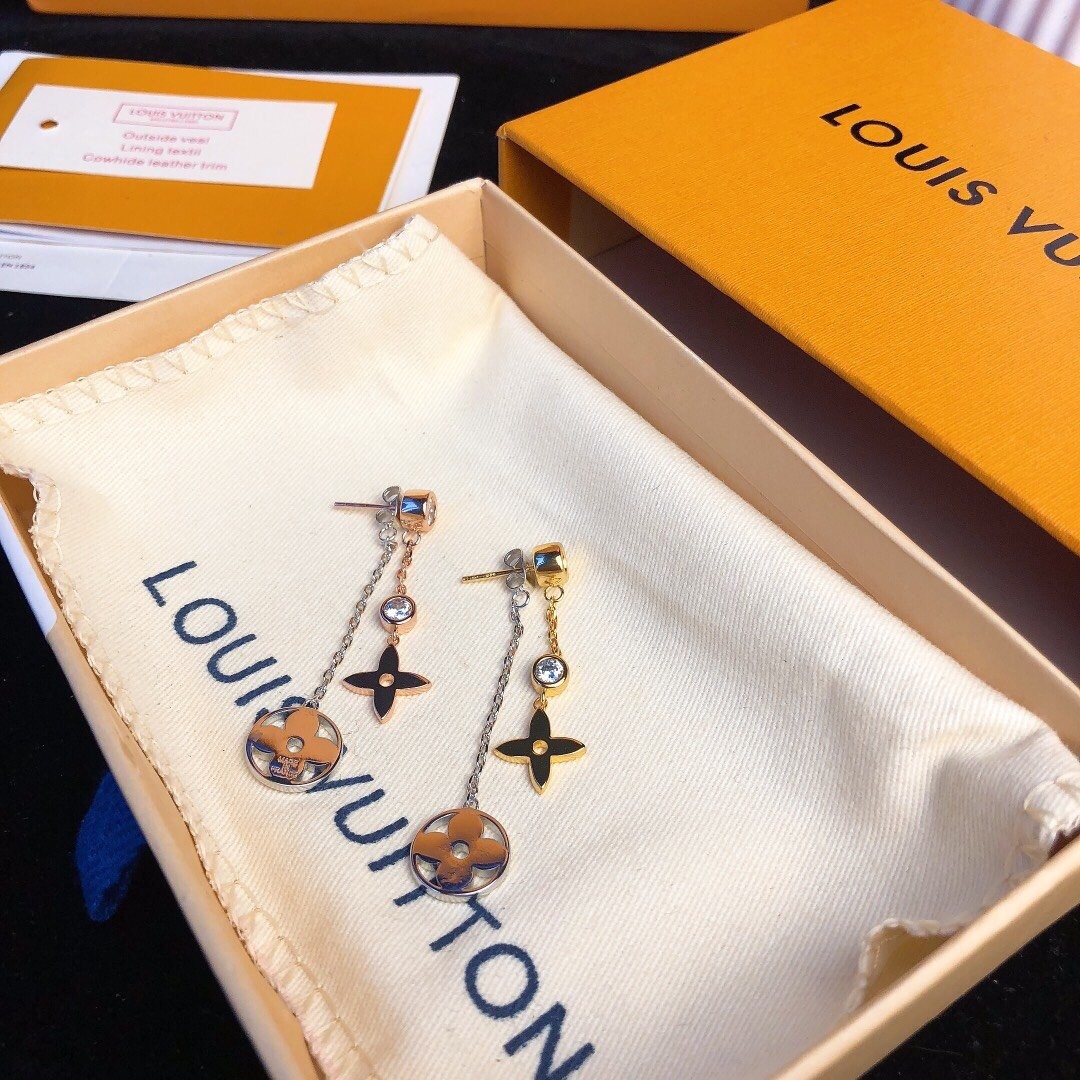 Earrings & Ear Stud, Louis Vuitton LV