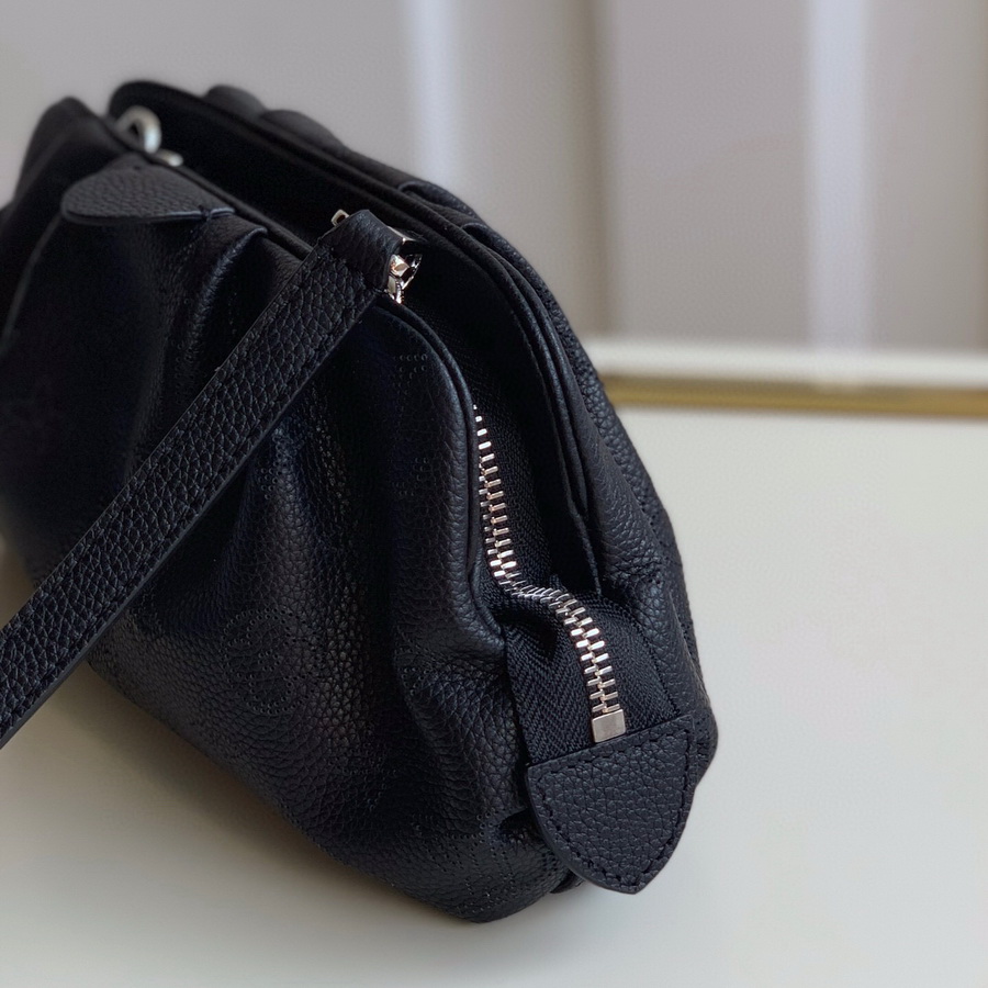 M80093 SCALA MINI POUCH Louis Vuitton LV