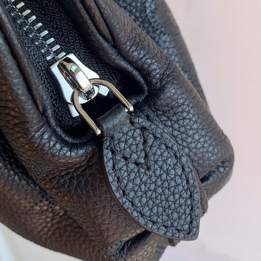 M80093 SCALA MINI POUCH Louis Vuitton LV