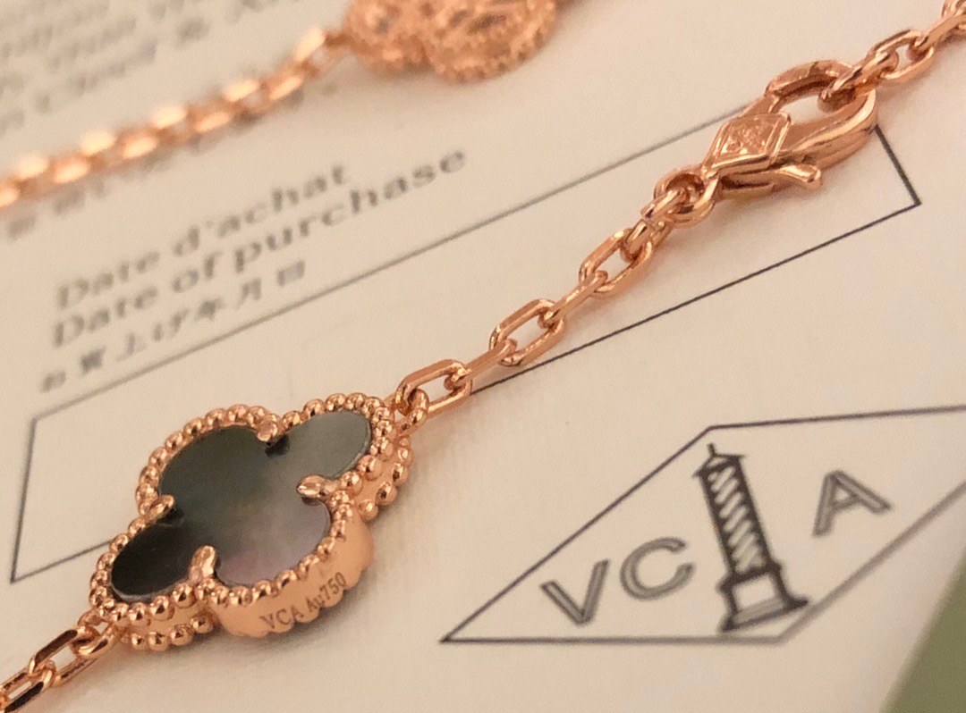VanCleef&Arpels Necklaces