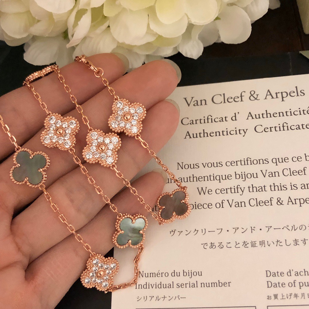 VanCleef&Arpels Necklaces