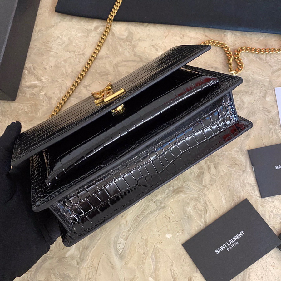 533026 SUNSET CHAIN WALLET IN SHINY CROCODILE-EMBOSSED LEATHER, YSL Saint Laurent