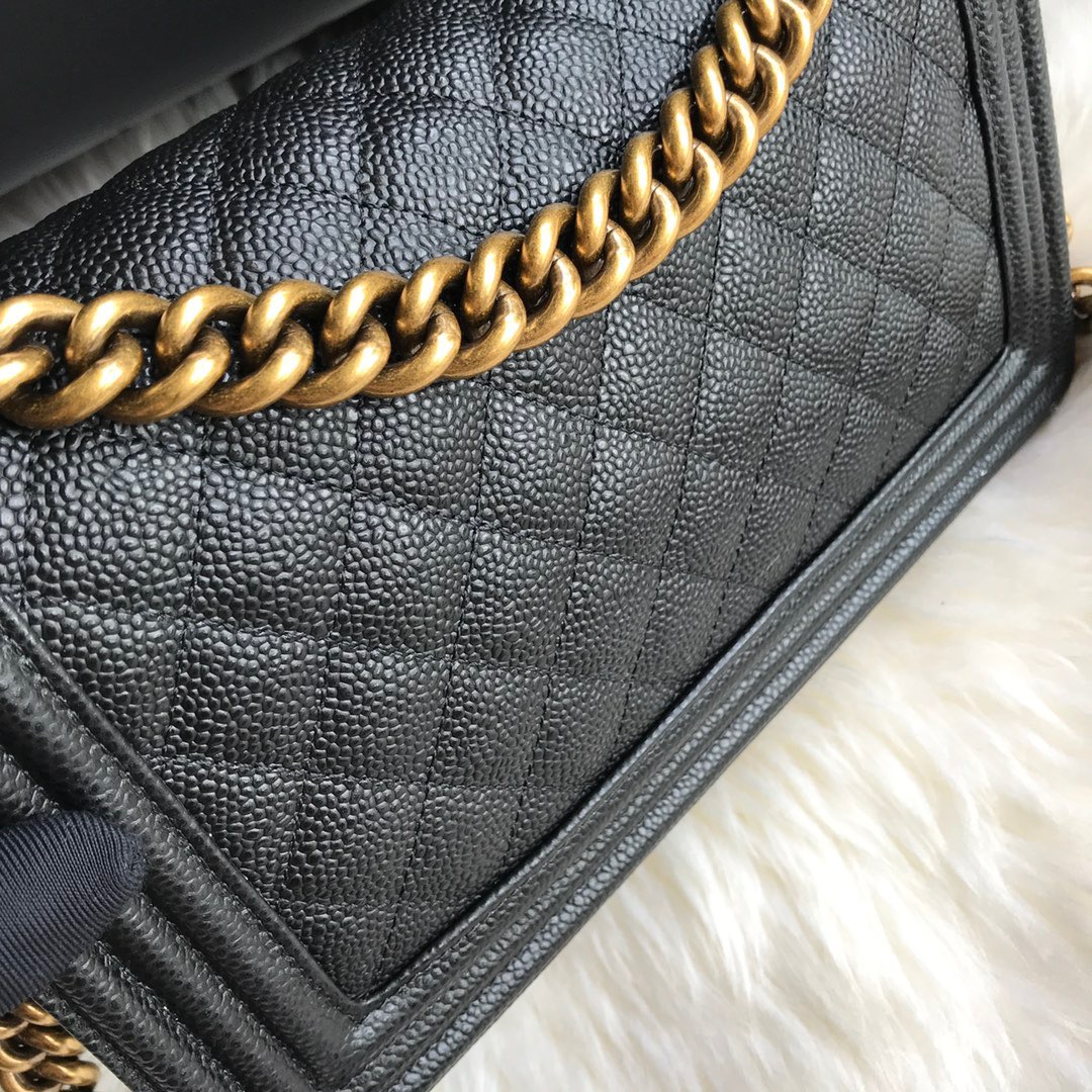 A67086, CHANEL BOY CHANEL HANDBAG, GRAINED CALFSKIN