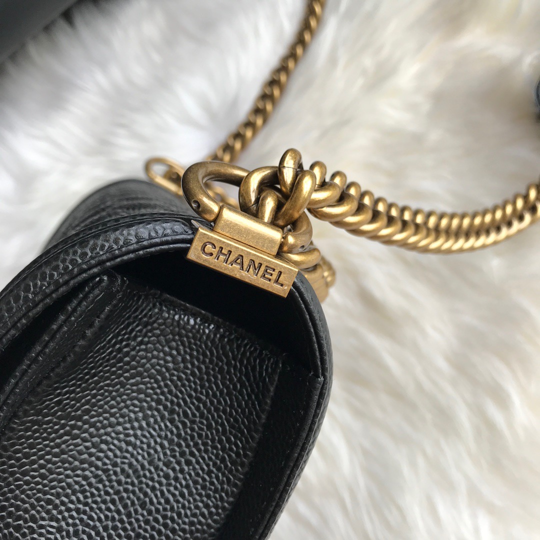 A67086, CHANEL BOY CHANEL HANDBAG, GRAINED CALFSKIN