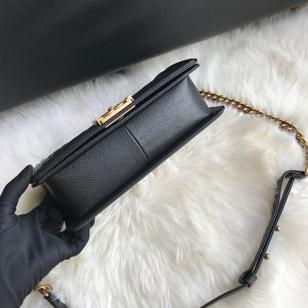A67086, CHANEL BOY CHANEL HANDBAG, GRAINED CALFSKIN