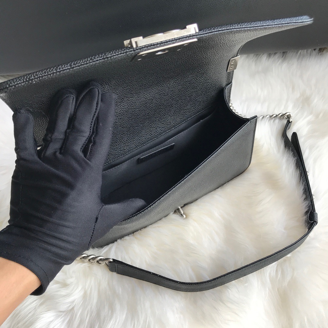A67086, CHANEL BOY CHANEL HANDBAG, GRAINED CALFSKIN
