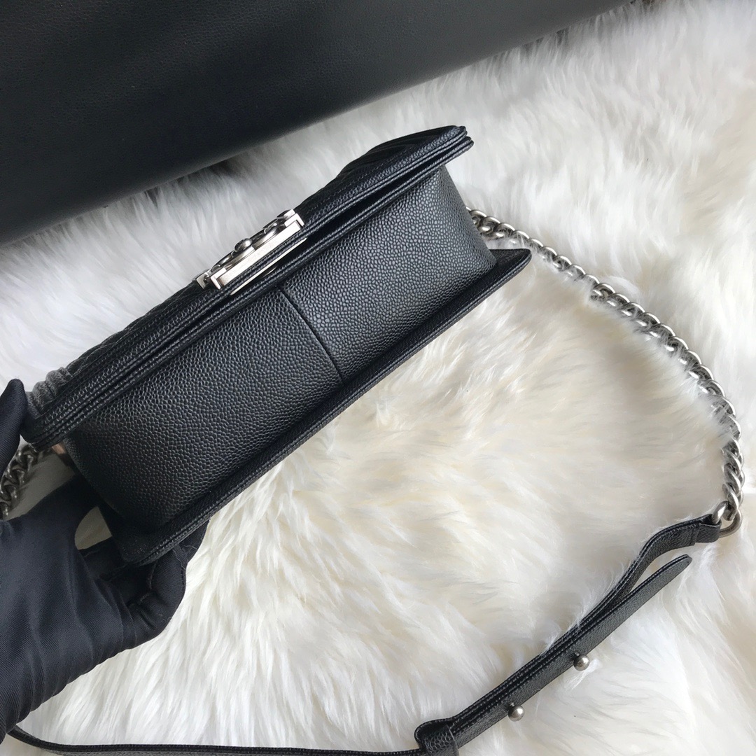 A67086, CHANEL BOY CHANEL HANDBAG, GRAINED CALFSKIN