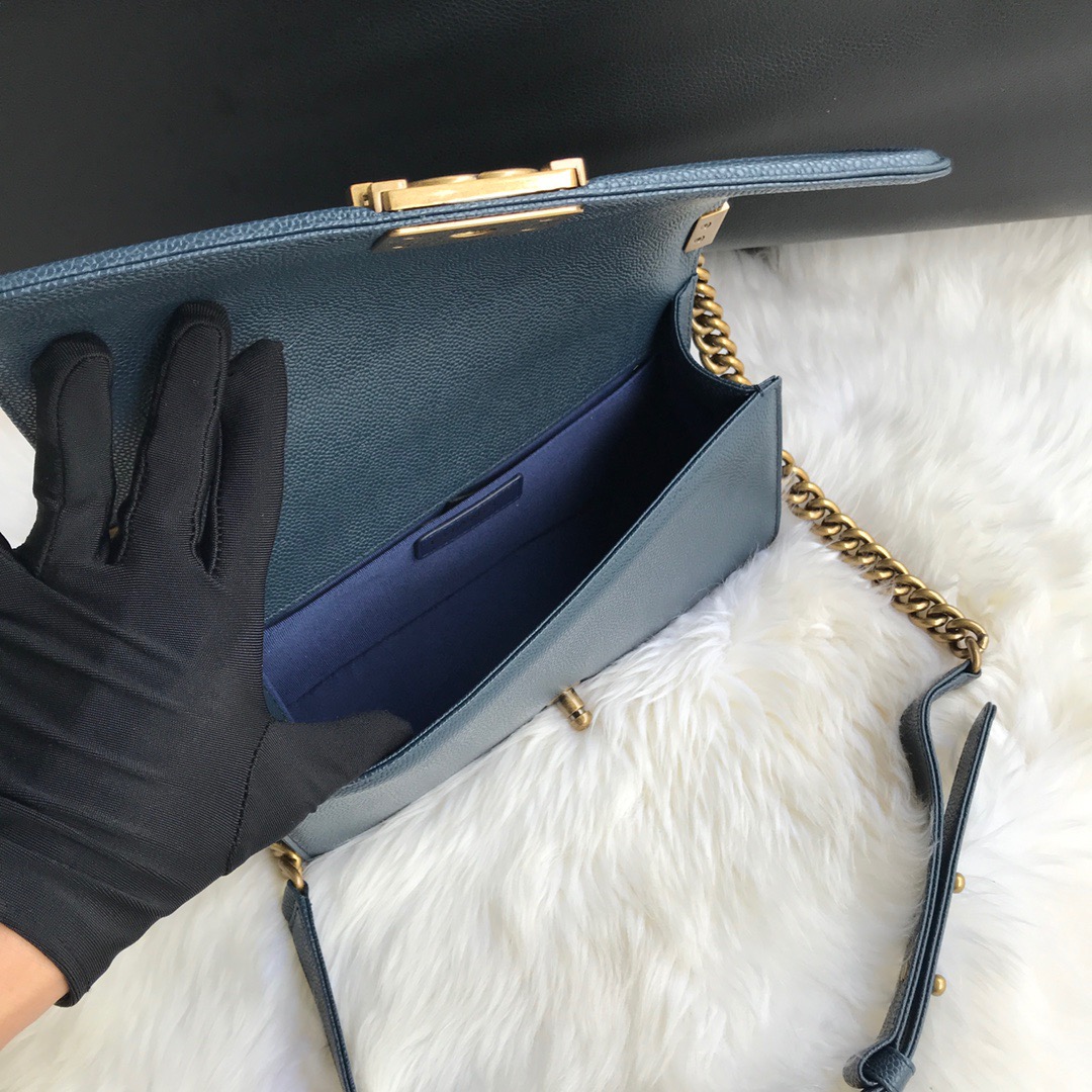 A67086, CHANEL BOY CHANEL HANDBAG, GRAINED CALFSKIN