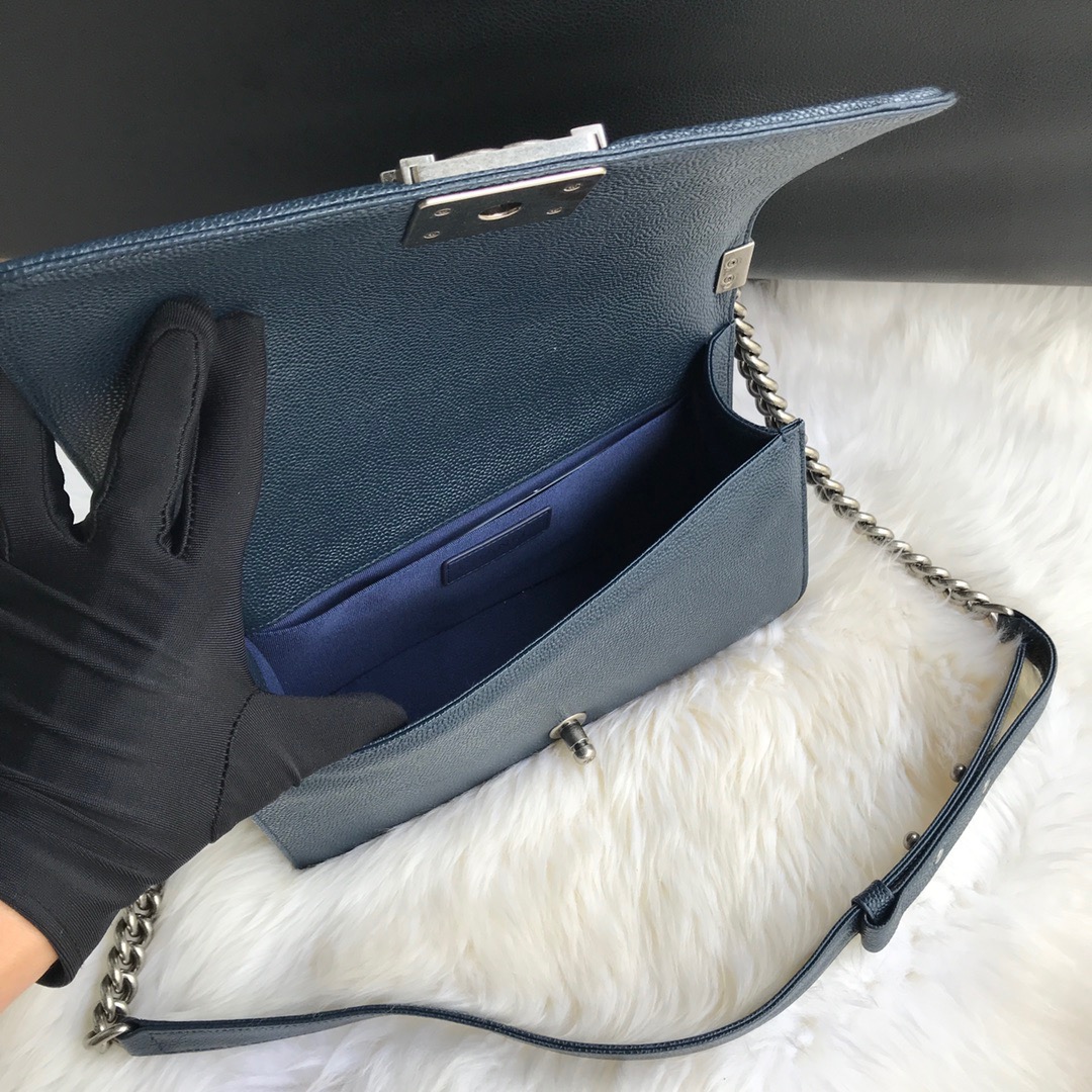 A67086, CHANEL BOY CHANEL HANDBAG, GRAINED CALFSKIN