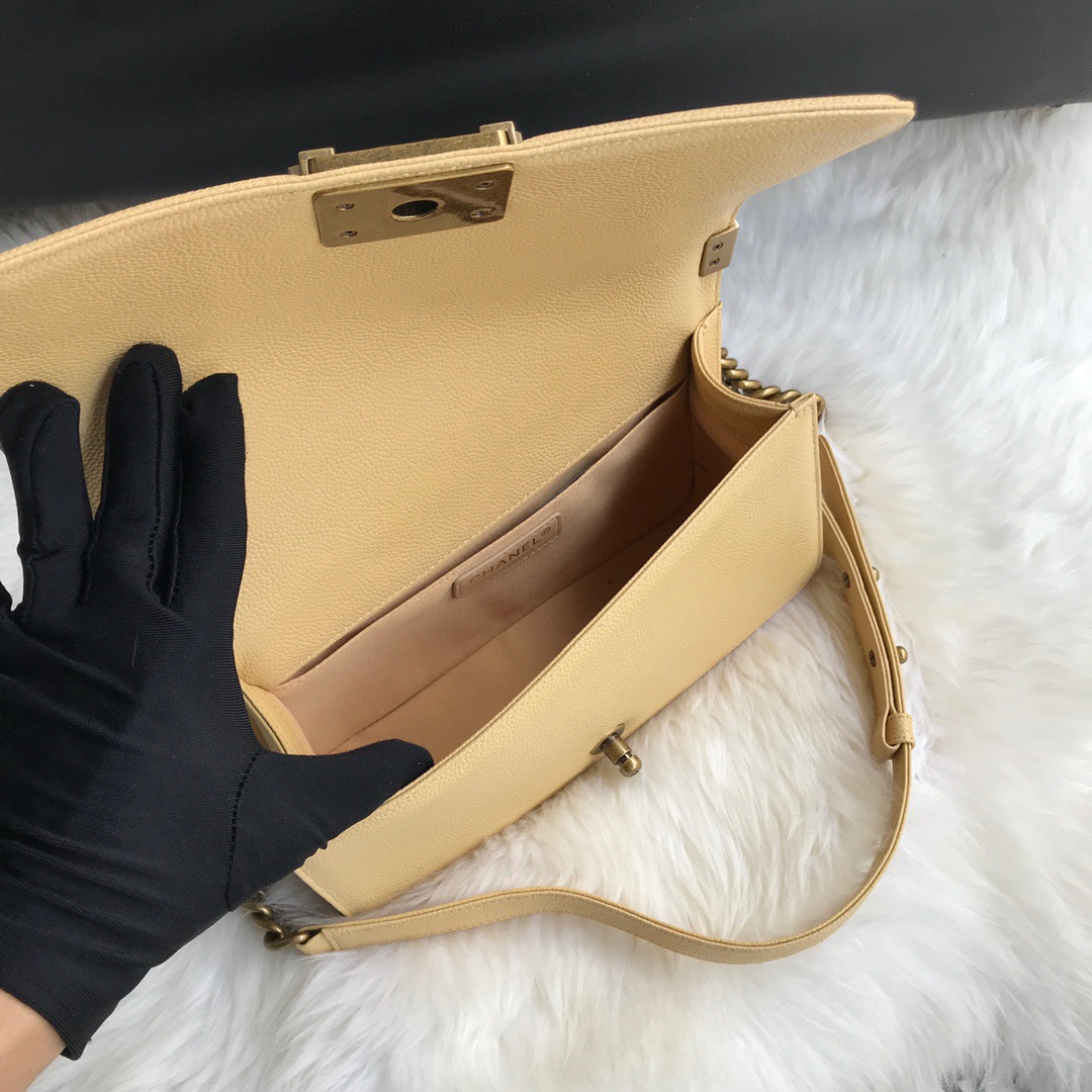 A67086, CHANEL BOY CHANEL HANDBAG, GRAINED CALFSKIN