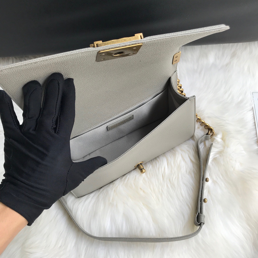 A67086, CHANEL BOY CHANEL HANDBAG, GRAINED CALFSKIN