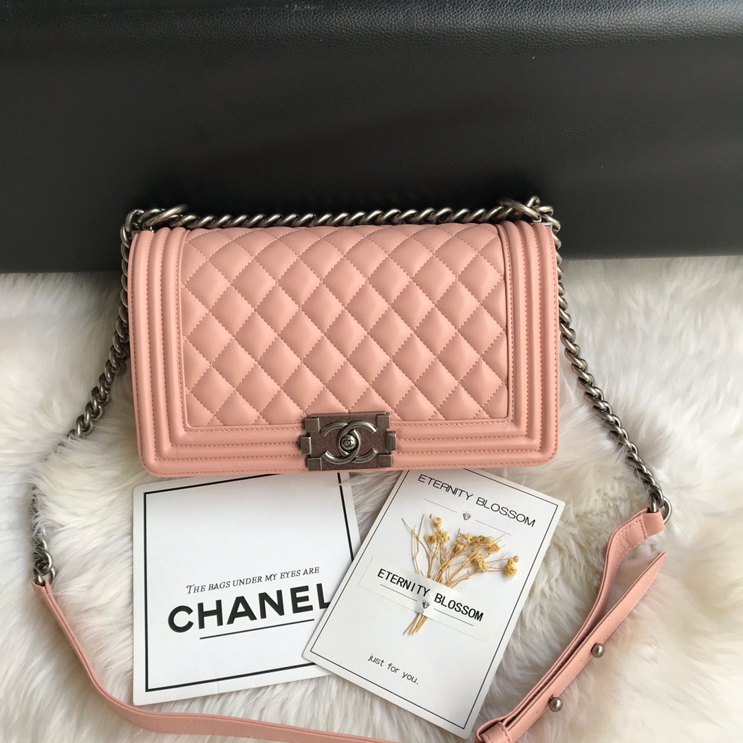A67086, CHANEL BOY CHANEL HANDBAG, LAMBSKIN