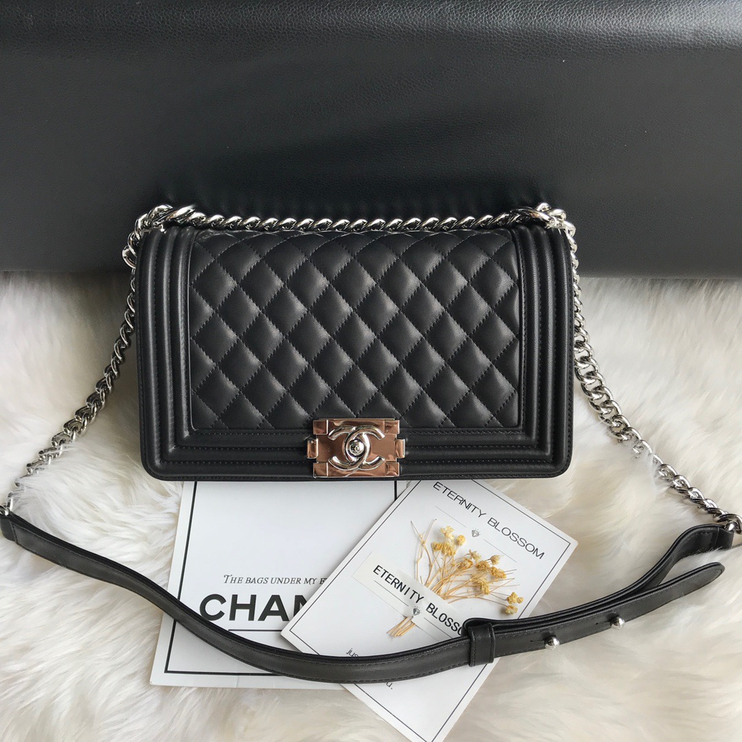 A67086, CHANEL BOY CHANEL HANDBAG, LAMBSKIN