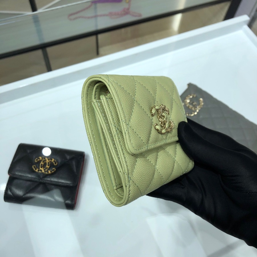chanel 19 small flap wallet, CHANEL