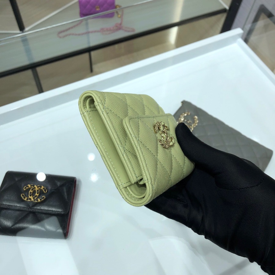chanel 19 small flap wallet, CHANEL