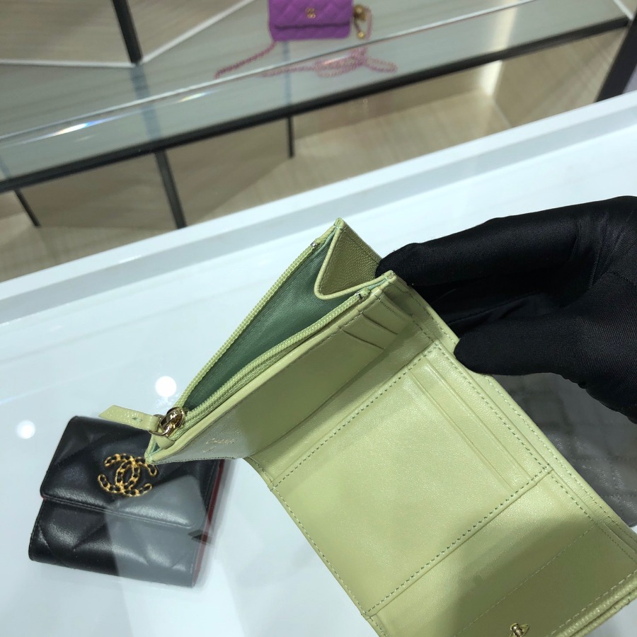 chanel 19 small flap wallet, CHANEL