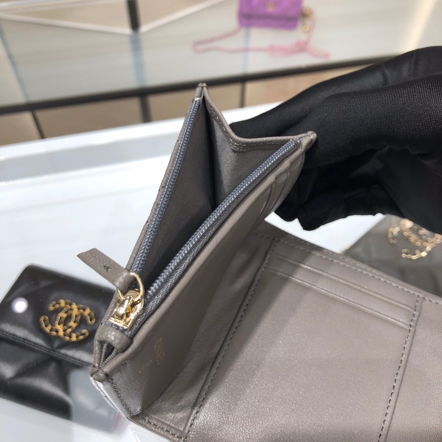 chanel 19 small flap wallet, CHANEL