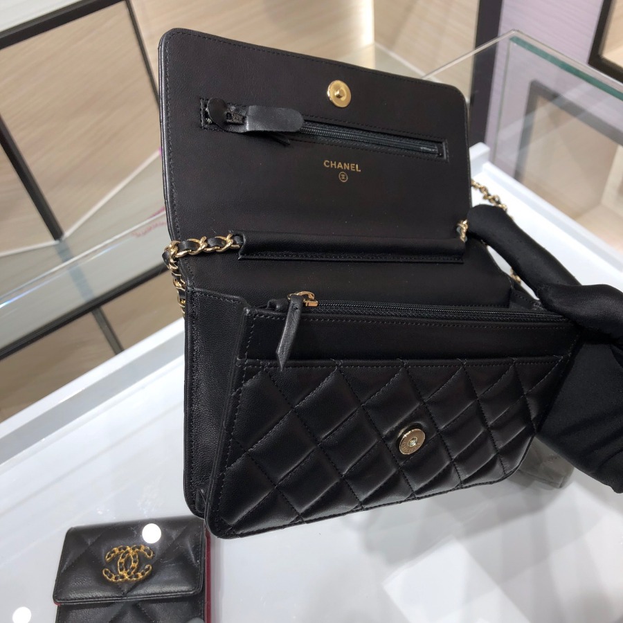 wallet on chain, CHANEL SMALL LEATHER GOODS