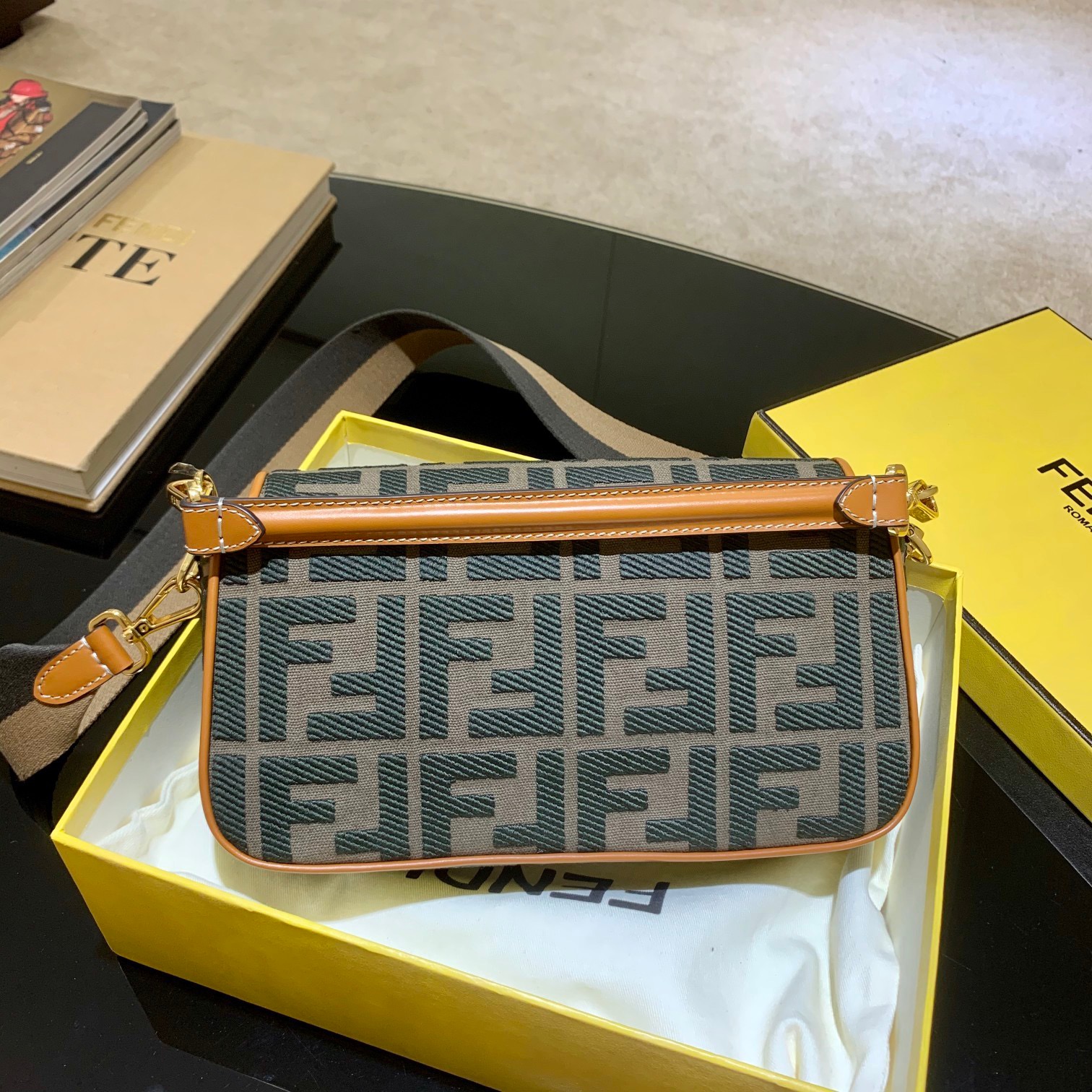 BAGUETTE , FENDI Natural straw bag