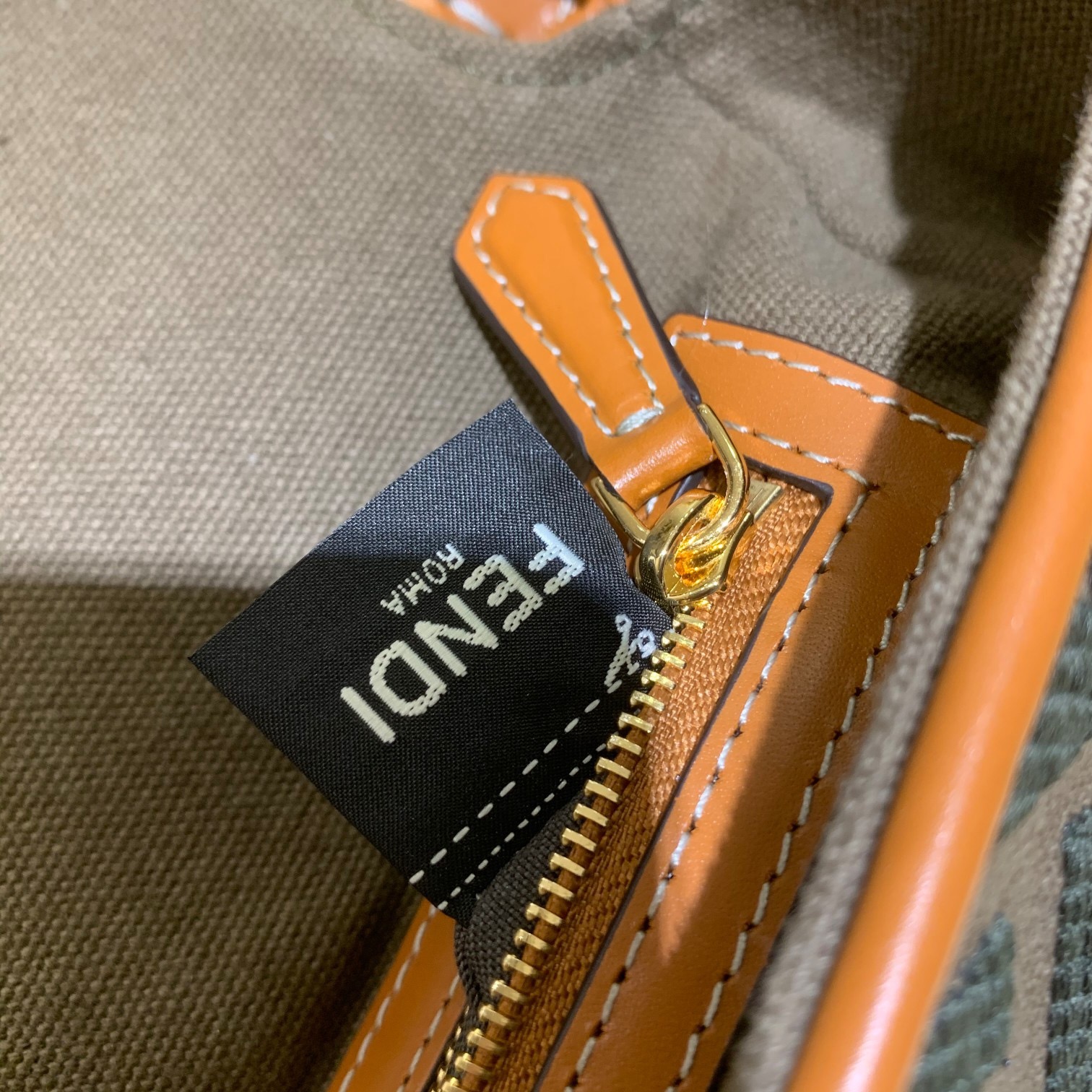 BAGUETTE , FENDI Natural straw bag