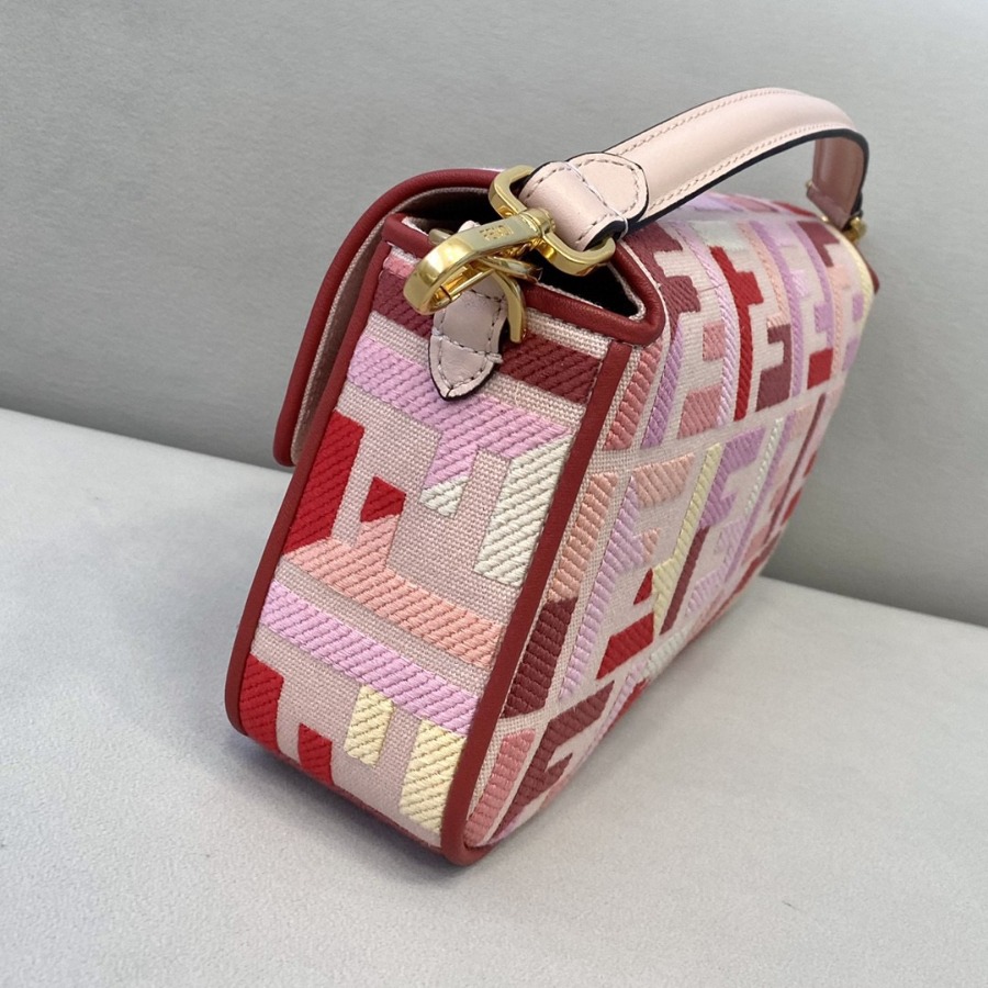 BAGUETTE , FENDI