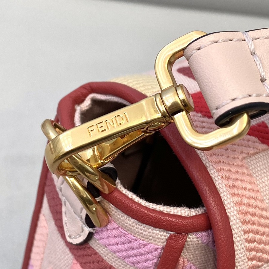 BAGUETTE , FENDI