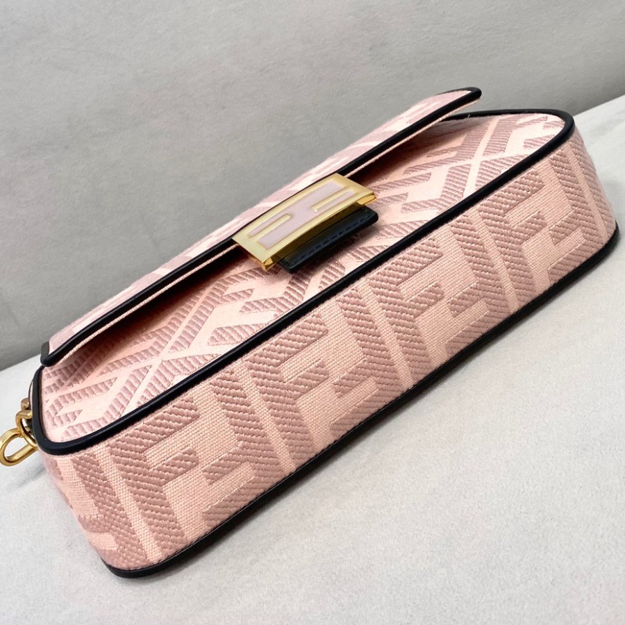 BAGUETTE , FENDI