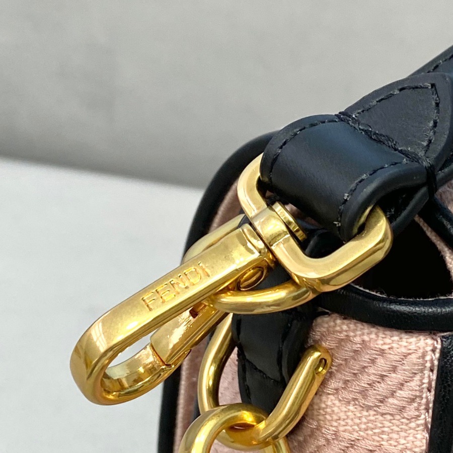 BAGUETTE , FENDI