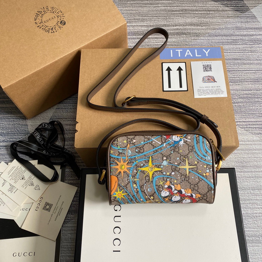 648124 Disney x Gucci Donald Duck mini shoulder bag, Travel Bags for Women