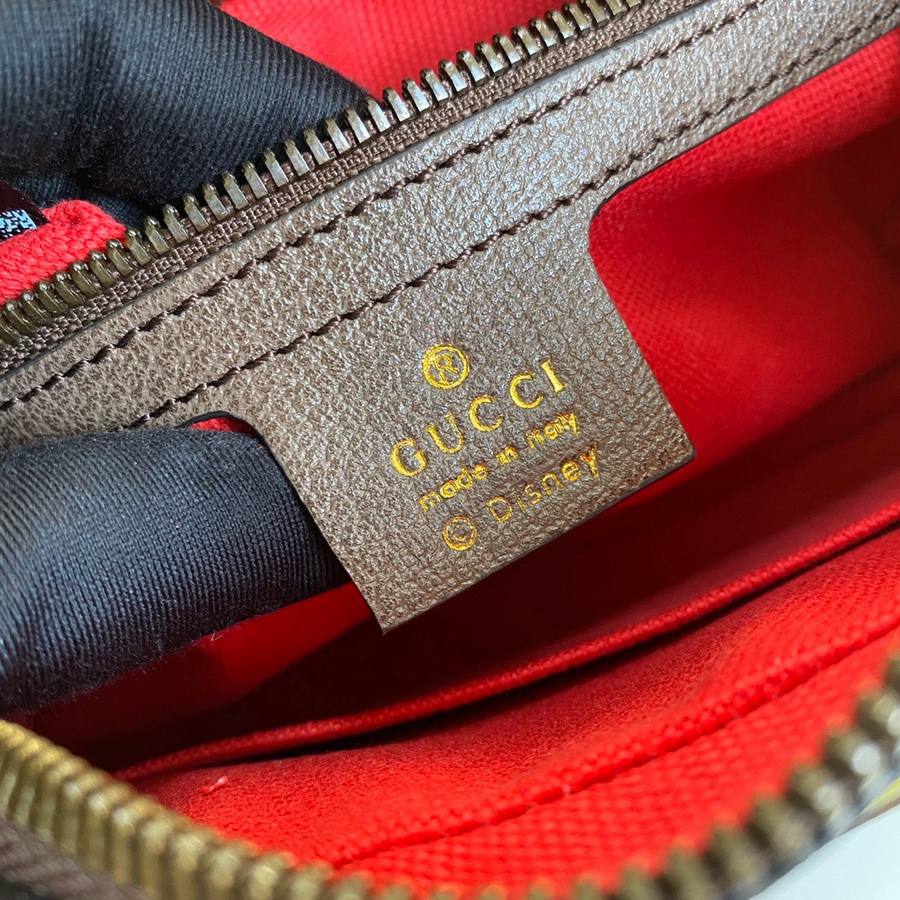 602695 Disney x Gucci Donald Duck print belt bag