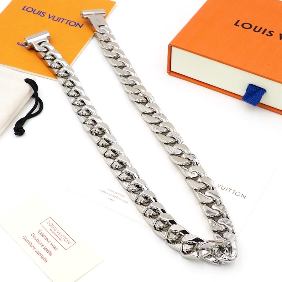 Necklaces, Louis Vuitton LV