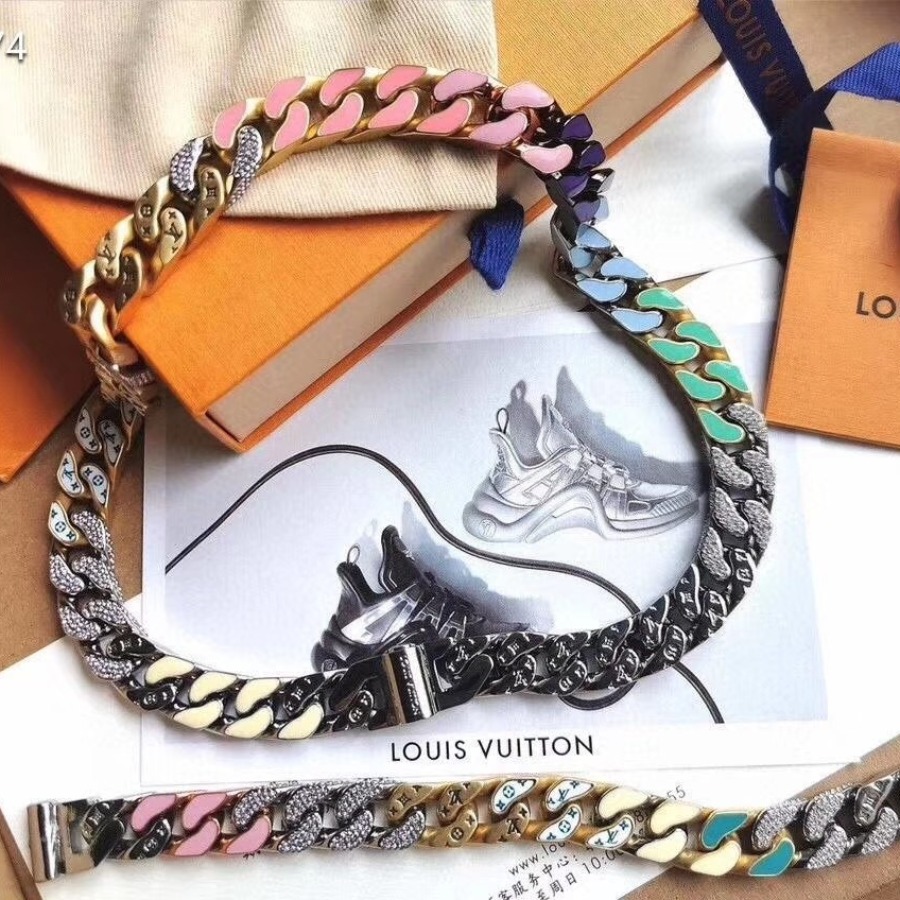 Necklaces, Louis Vuitton LV