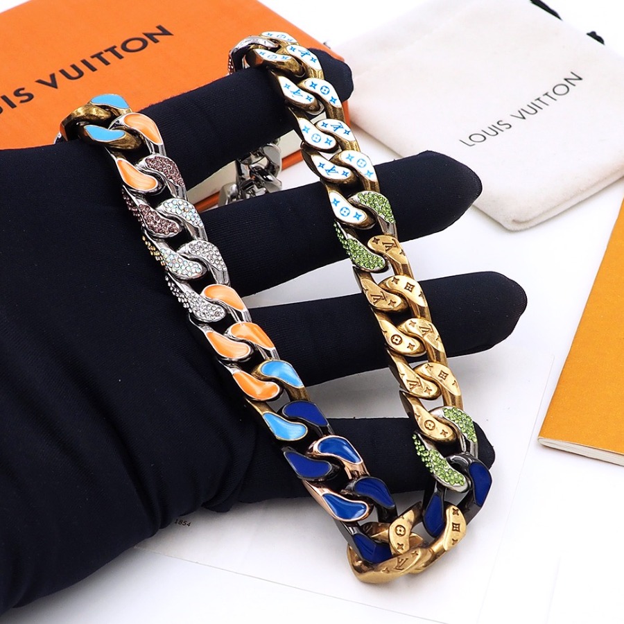 Necklaces, Louis Vuitton LV