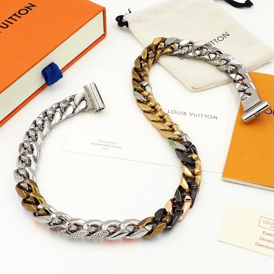 Necklaces, Louis Vuitton LV