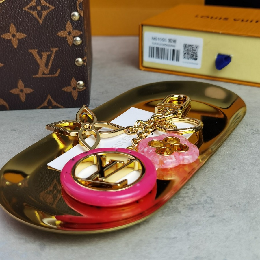 Louis Vuitton LV, key chain