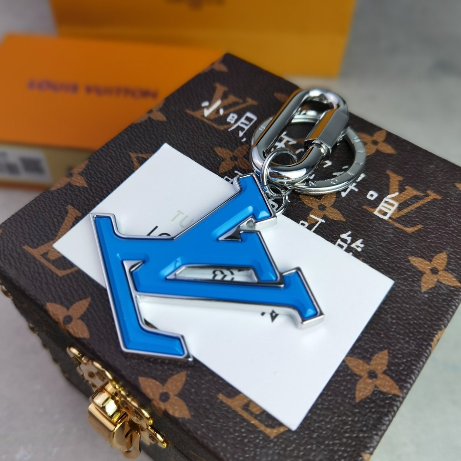 Louis Vuitton LV, key chain