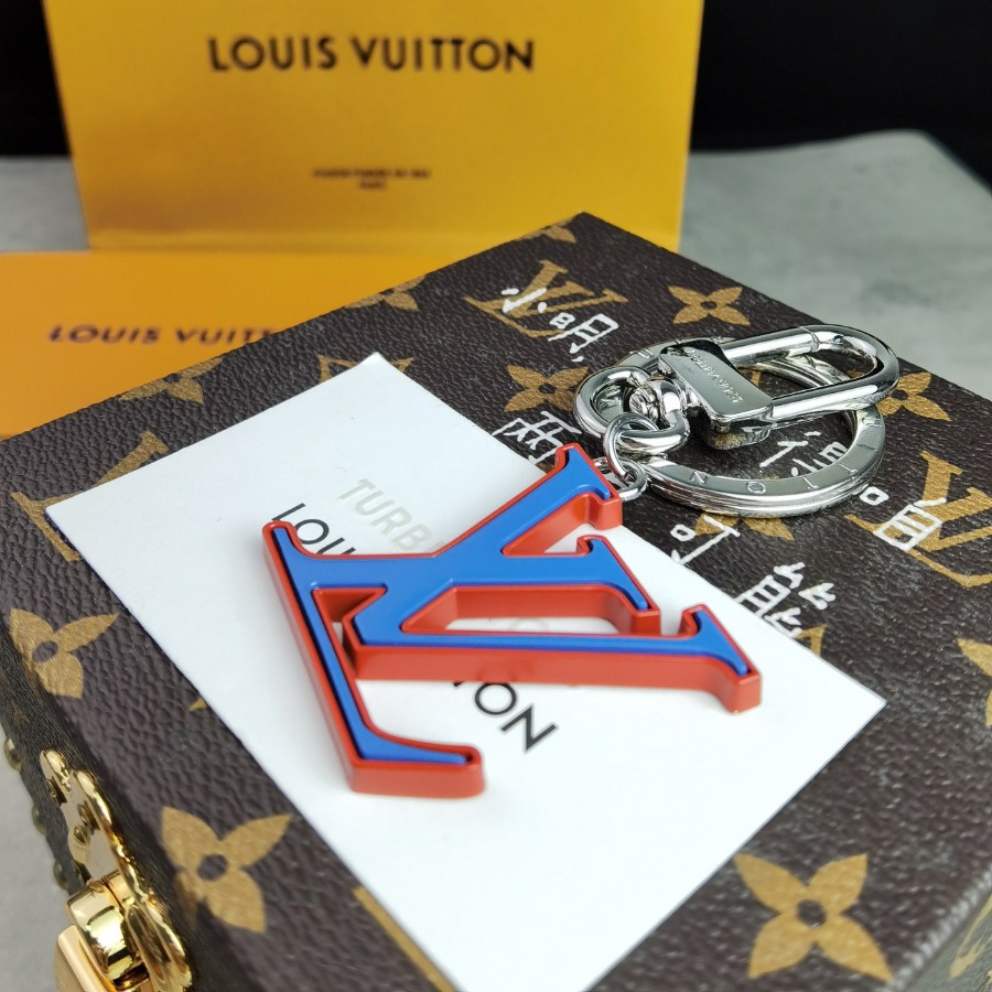 Louis Vuitton LV, key chain