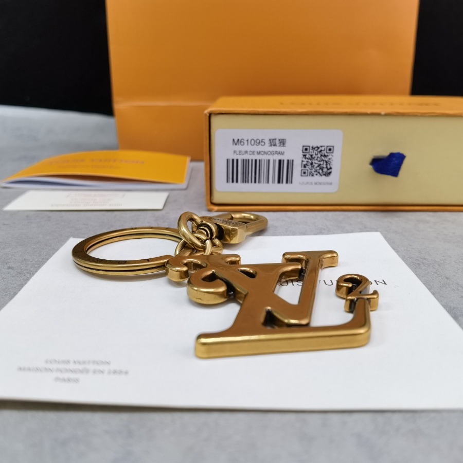 Louis Vuitton LV, key chain