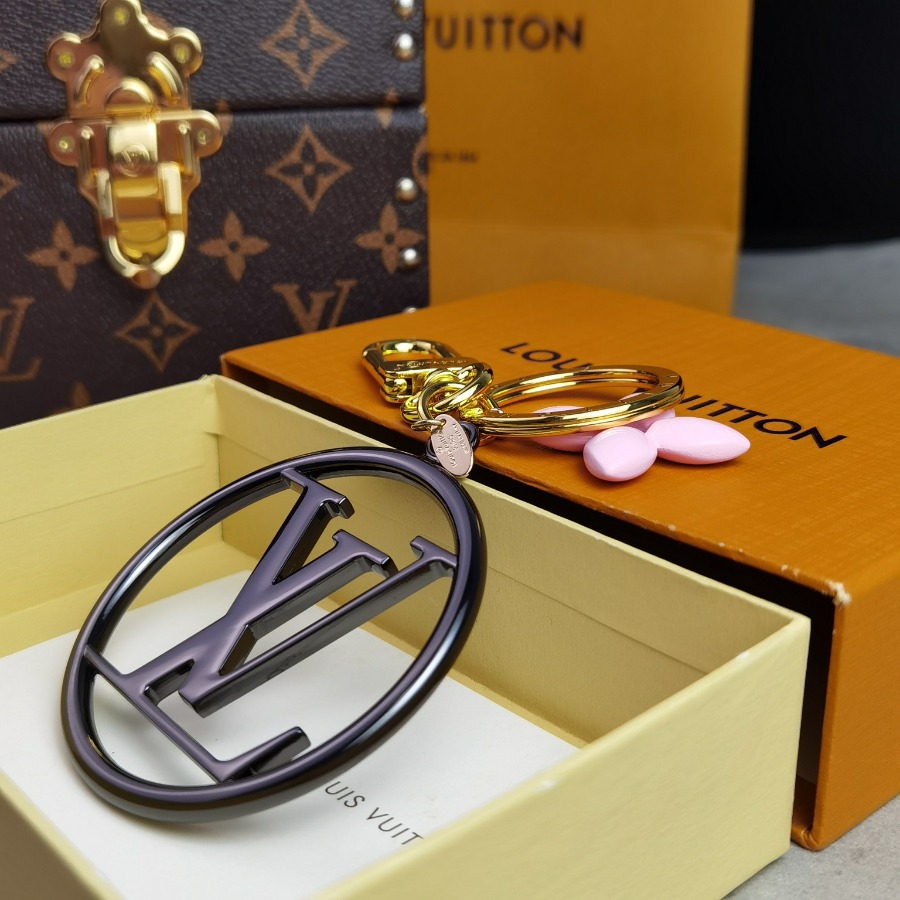 Louis Vuitton LV, key chain