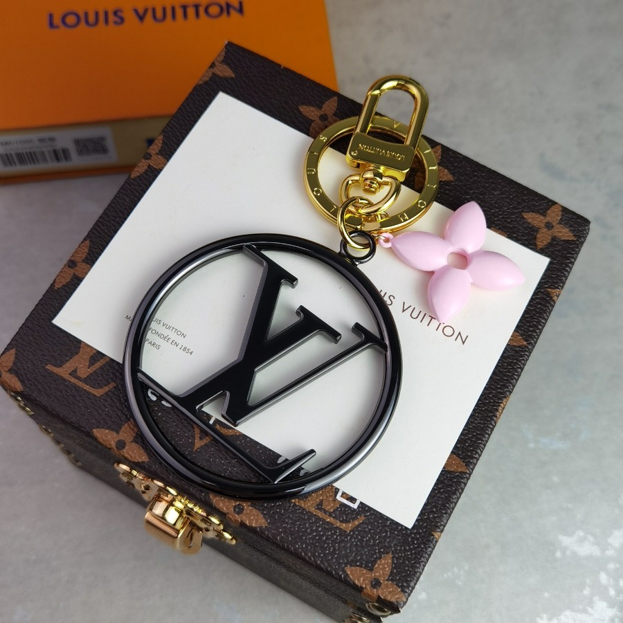 Louis Vuitton LV, key chain