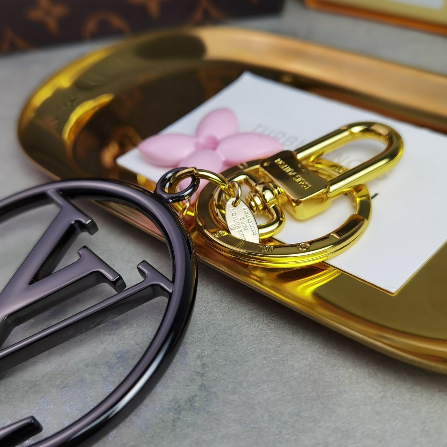 Louis Vuitton LV, key chain