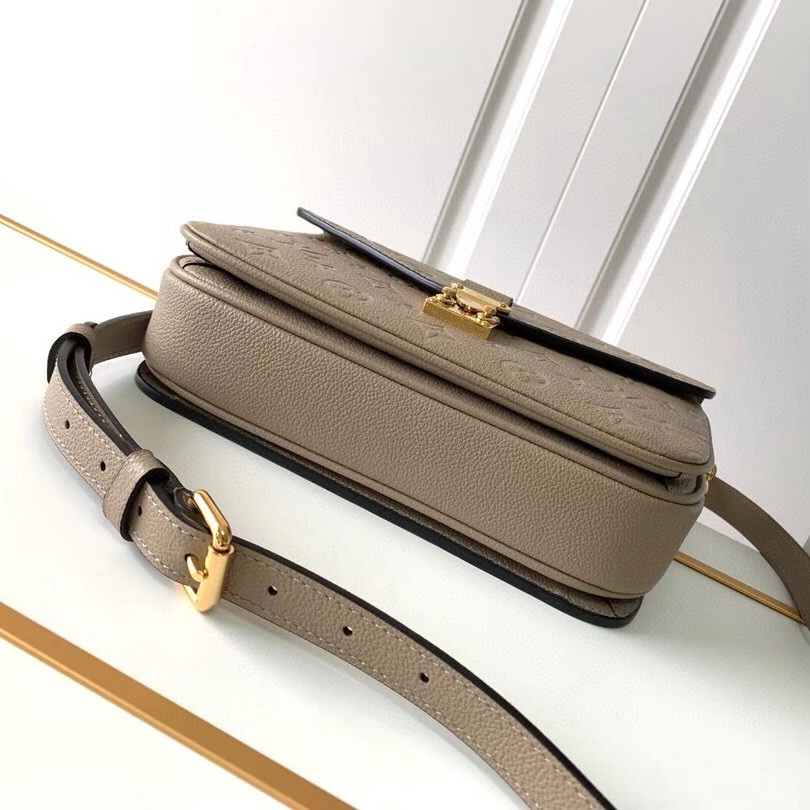 M44881, Louis Vuitton LV, POCHETTE METIS